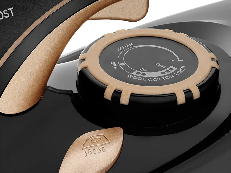 Parni likalnik 3000 W s keramično ploščo, črno-zlato Lafe VaporMax