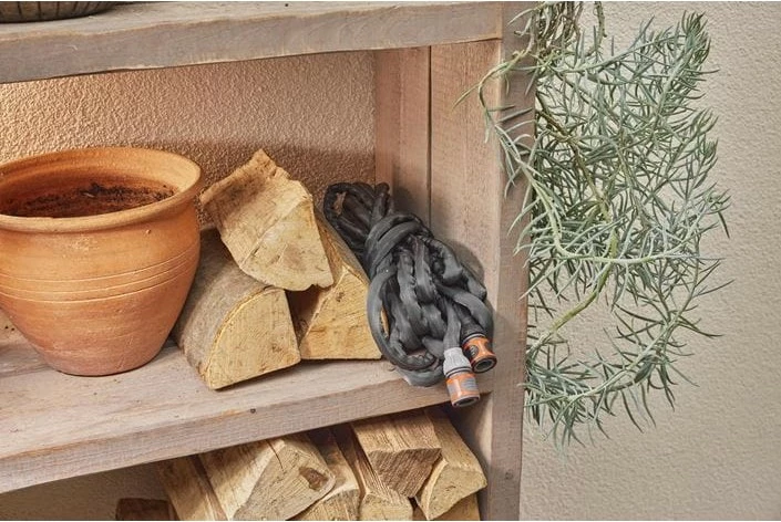 Vrtno cev Gardena Liano 15 m, tekstil/PVC, 22 bar, črno/siva