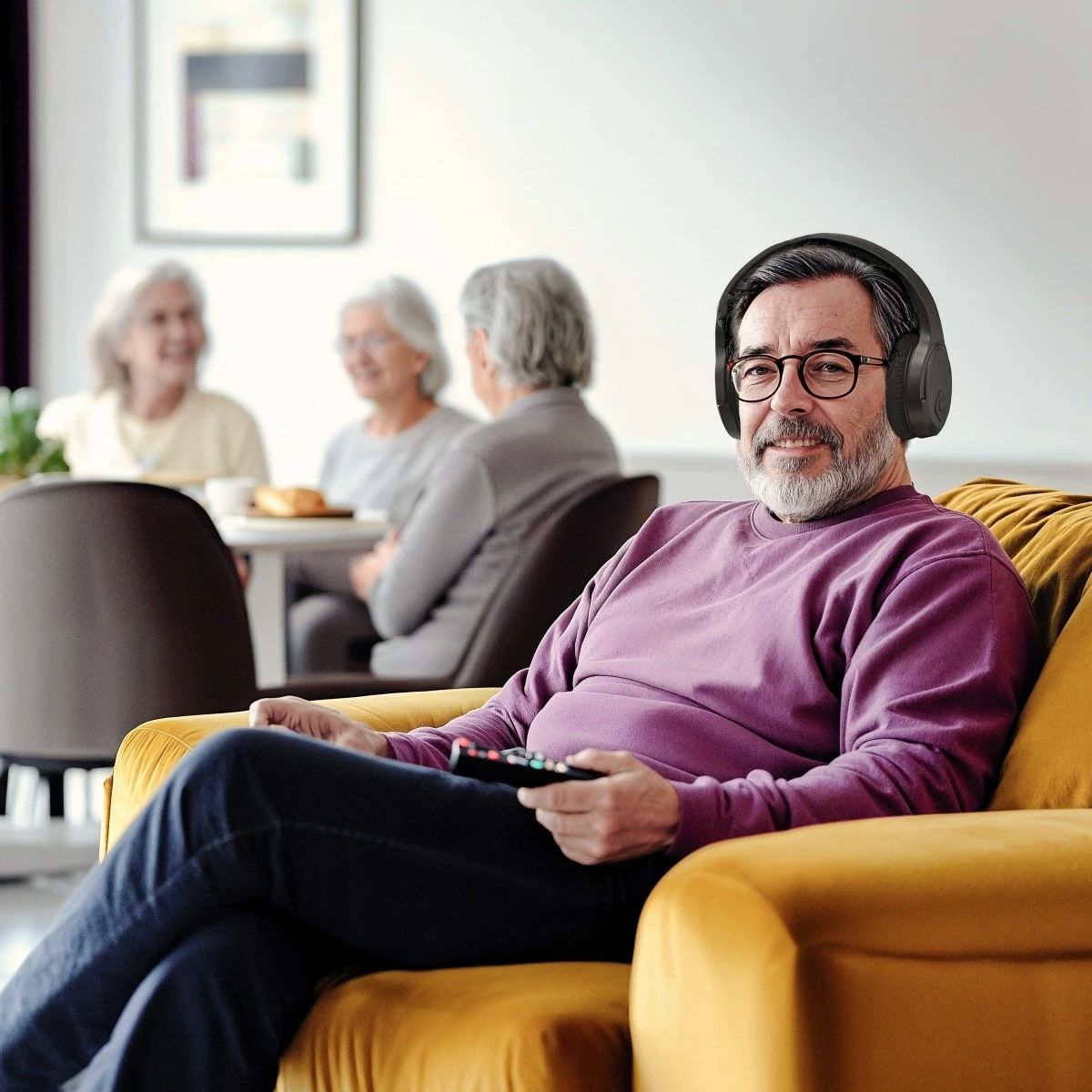 Brezžične čez-uho slušalke, Hama 221847, 2.4 GHz z USB-donglom, Bluetooth 2.0, z mikrofonom, črne