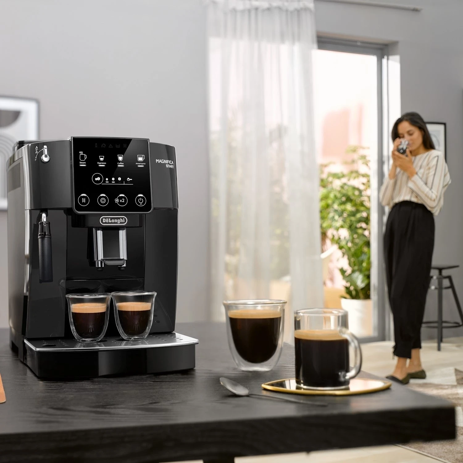 Kavni avtomat De'Longhi ECAM Magnifica