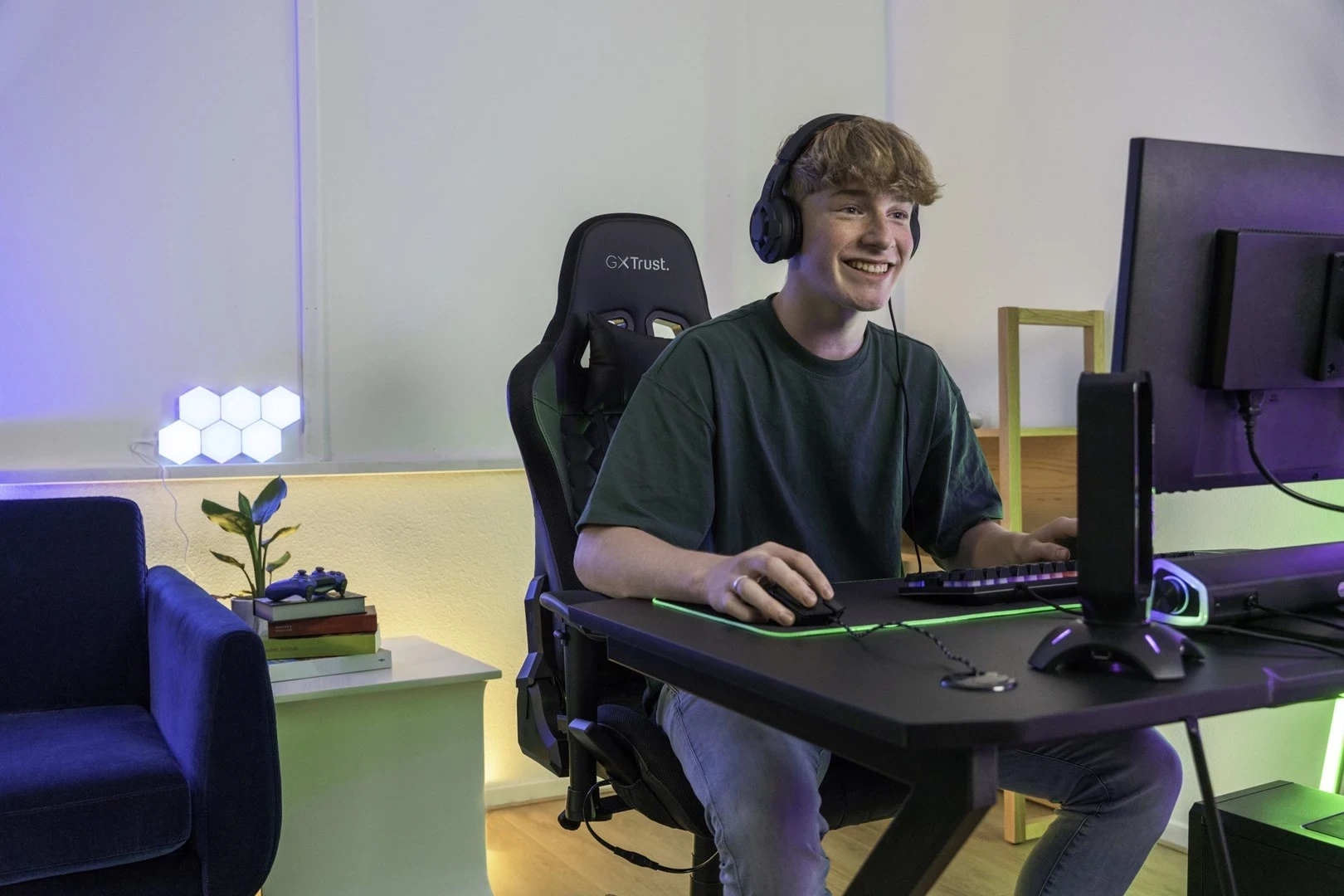 Držalo za slušalke, Trust GXT 265 Cintar, črno