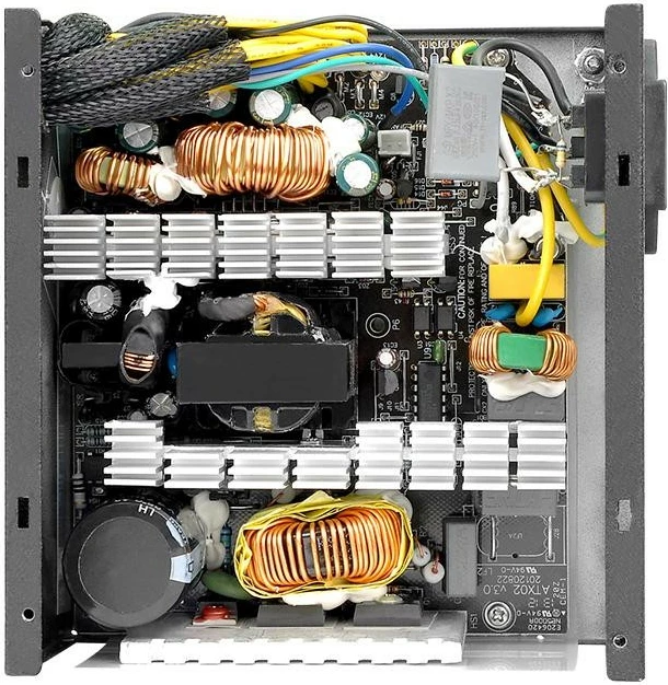 Napajalnik Thermaltake TR2 S, 700W, 80 PLUS, 230 V, 50 - 60 Hz