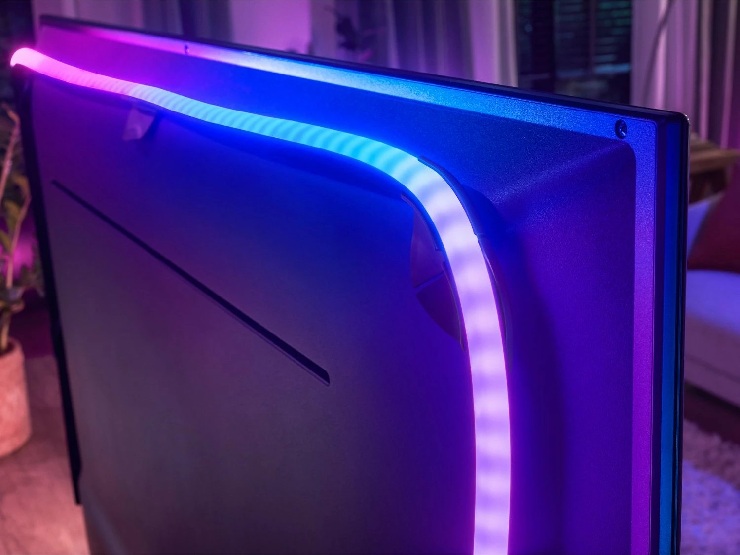 Gradientna LED luč za zabavo Philips Hue Play Lightstrip 55 inch, Bluetooth/Zigbee, črne barve