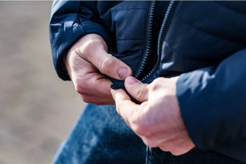 Topla jopica za moške Helly Hansen, mornarsko modra