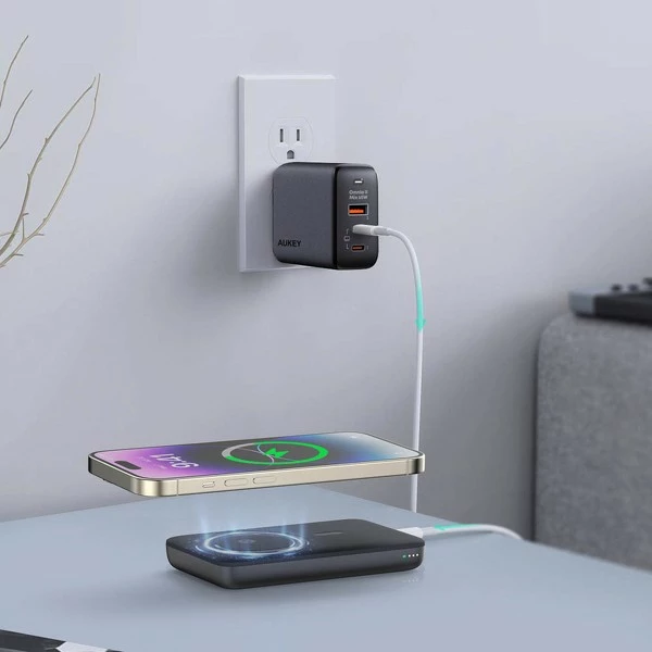 Power bank, 6700 mAh, 20 W, LED, USB-C, črn, AUKEY PB-MS01 MagSafe