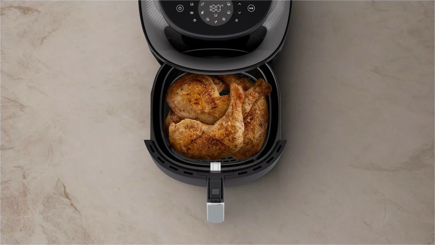 Zračni fryer Philips Ovi XL 3000 NA332/00, 6,2 l, črno/zlato Zračni fryer Philips Ovi XL 3000 NA332/00, 6,2 l, črno/zlato