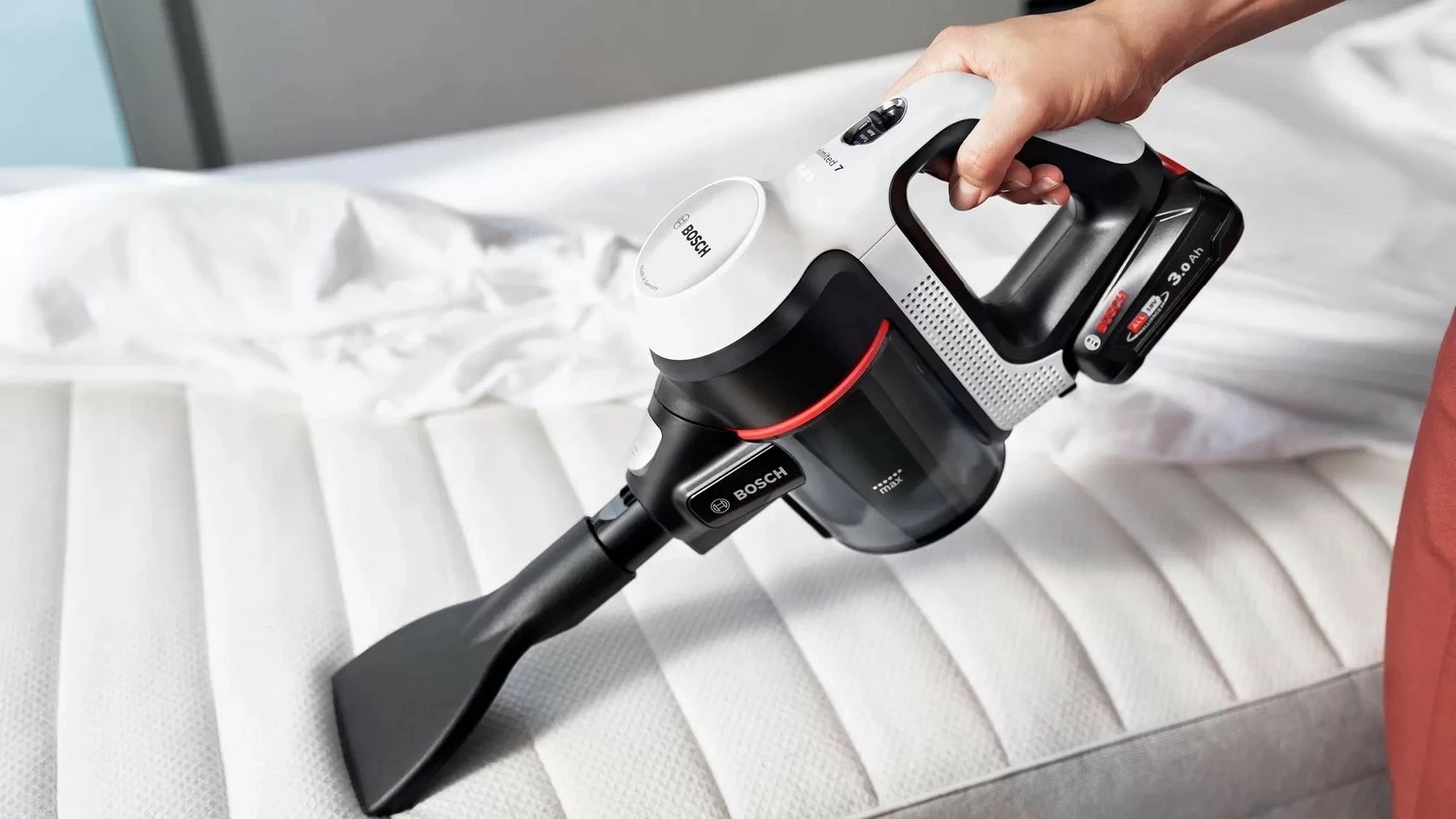 Vertikalni sesalnik Unlimited 7 BBS711W, 18 V, 40 min, bel-črn, Bosch