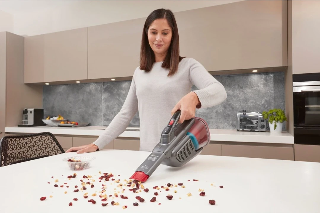 Ročni sesalnik Black & Decker, 20 W