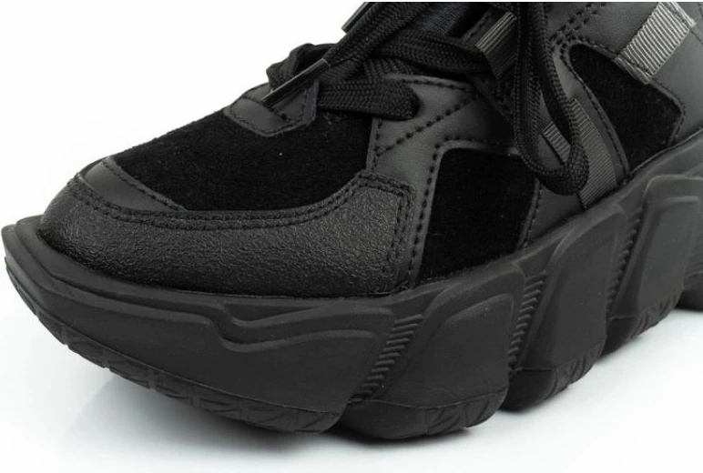 Superge Caterpillar, črne, moške