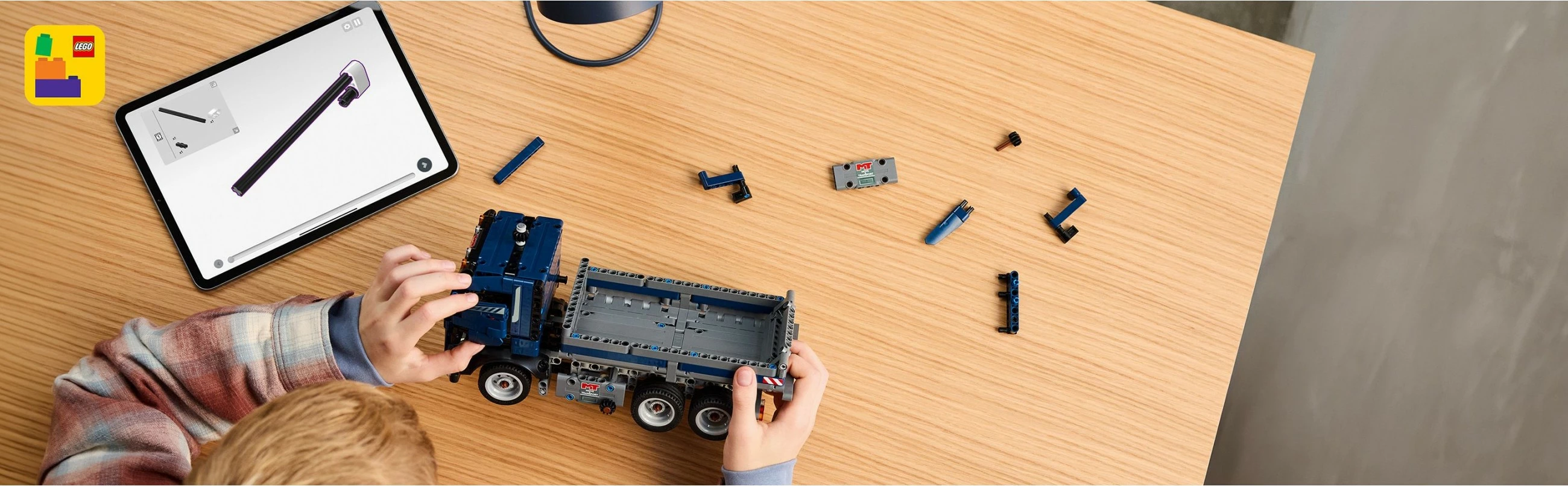 Gradbeni komplet LEGO Technic premetni tovornjak, 462 kosov, večbarven