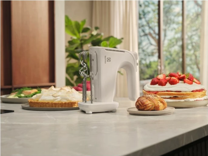 Ročni mešalnik, Electrolux 300 EHM4W, 500 W, 5 hitrosti, bel