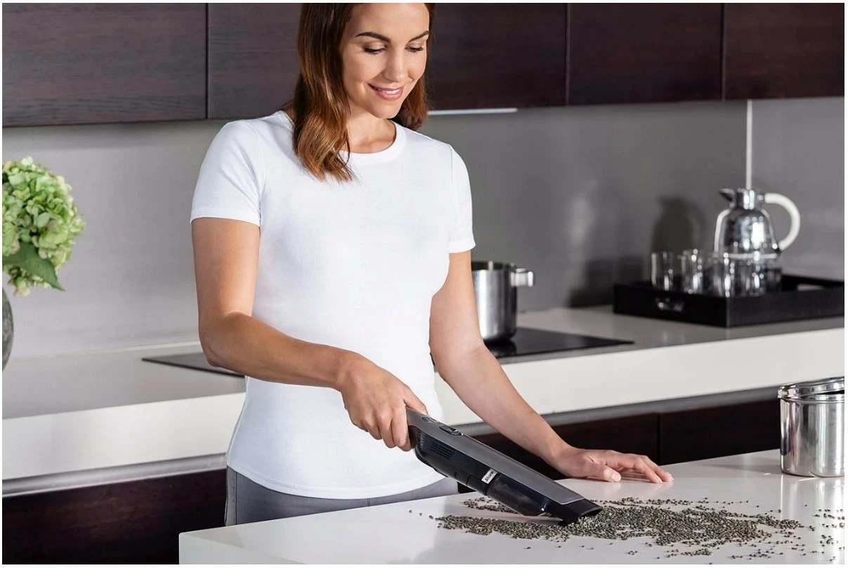 Ročni sesalnik brez vrečke in kabla Shark WV200EU, srebrn