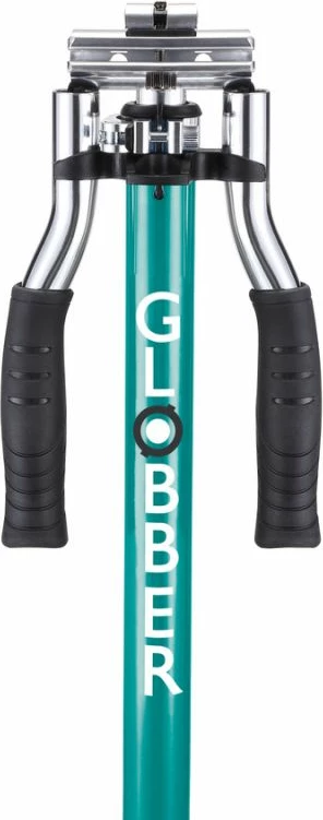 Skuter z LED lučmi Globber