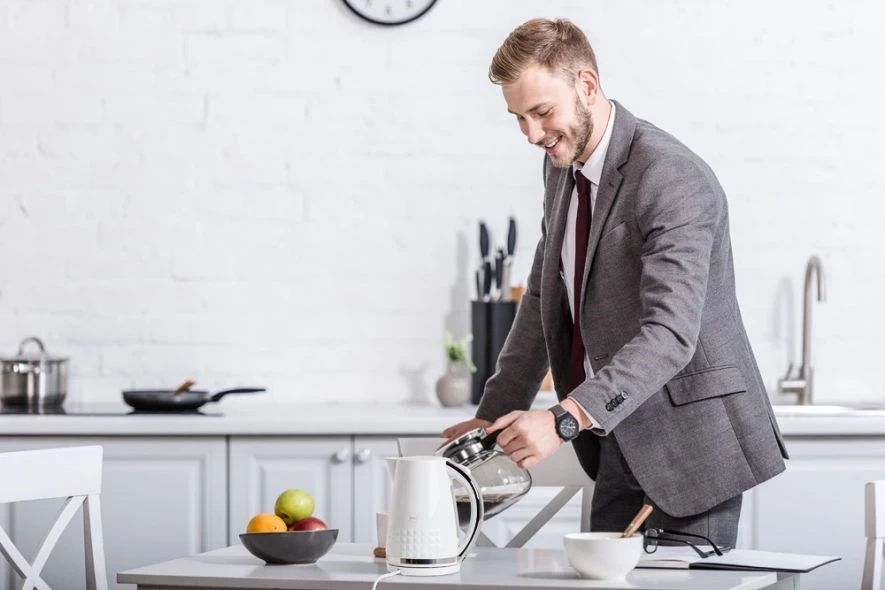 Električni kuhalnik vode Eldom C270B, 2150 W, 1,7 L, bel