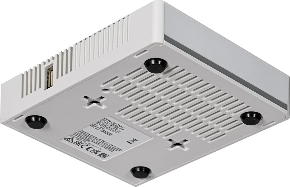Router MikroTik RB951Ui-2HnD, PoE, bel