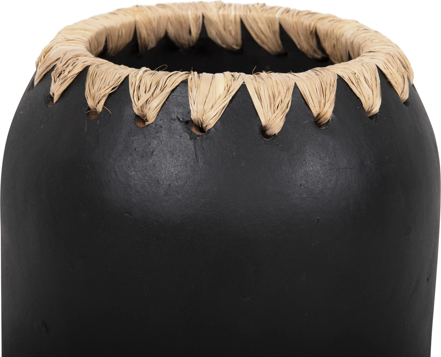 Dekorativna vaza FH4376 iz terakote v beli barvi s slamnato pletenino na robu Φ21Χ32Hcm