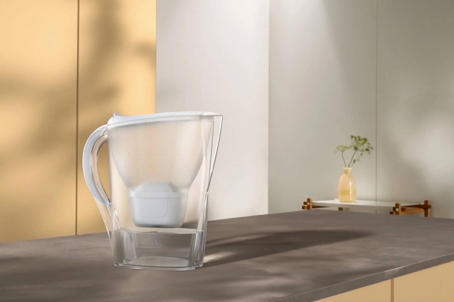 Filtrirni vrč za vodo Marella z 1 filtrom MAXTRA PRO Pure Performance, Brita, bel