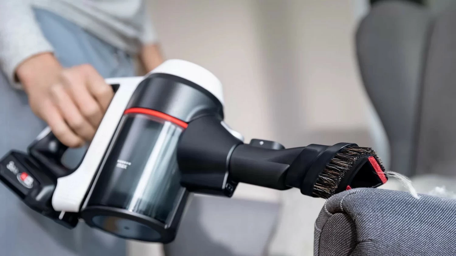 Vertikalni sesalnik Unlimited 7 BBS711W, 18 V, 40 min, bel-črn, Bosch