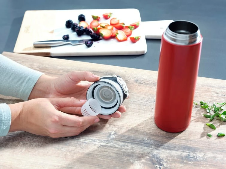 Termovka za potovanje LEIFHEIT 3273, 600 ml, rdeča/črna