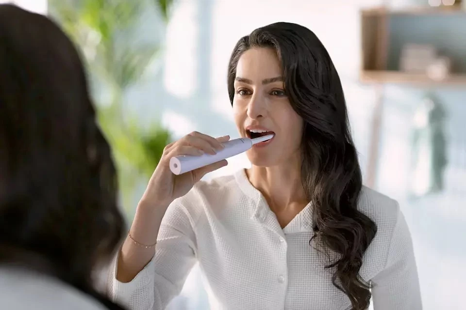 Sončna/sonična zobna ščetka Philips Sonicare HX3651/11, roza Sončna/sonična zobna ščetka Philips Sonicare HX3651/11, roza
