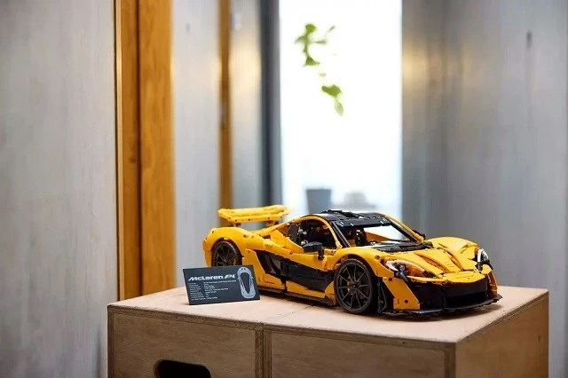 Napreden set za gradnjo McLaren P1 LEGO Technic, 42172, oranžen