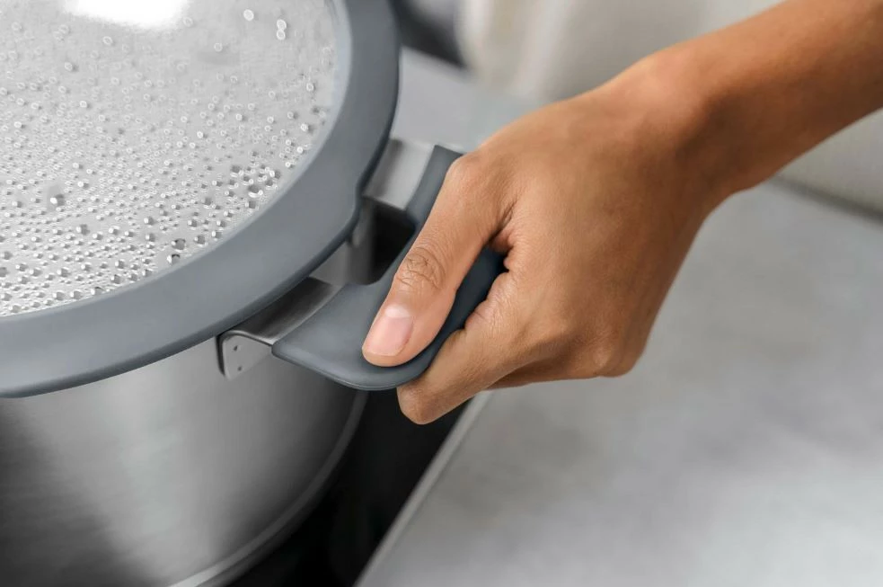 Set loncev, 5 kosov, nerjaveče jeklo, pokrovi s cedilom Zwilling Simplify