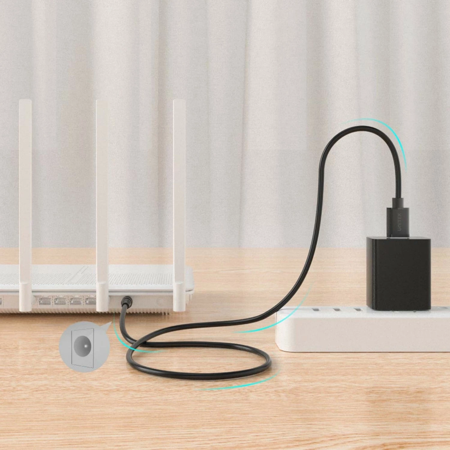 Napajalni kabel USB - DC 3,5/1,35 mm, 100 cm, črno Unitek