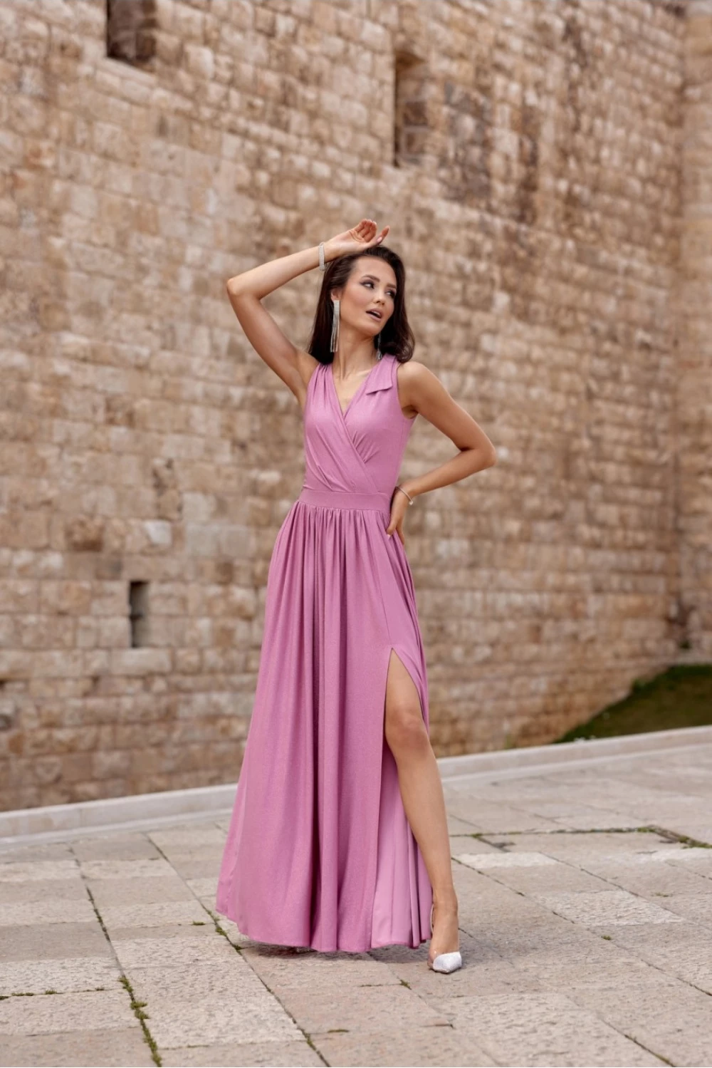 Dolga brokatska obleka z zavezovanjem na hrbtu Roco Fashion 183766, roza
