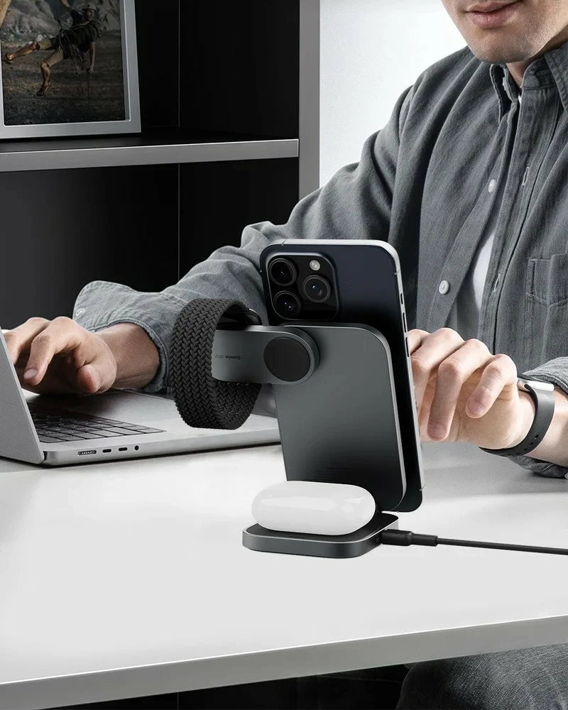 Brezžični 3-v-1 polnilec AUKEY LC-MC312 MagSafe Qi2, 15W + PD 30W, siv, s torbico za prenašanje