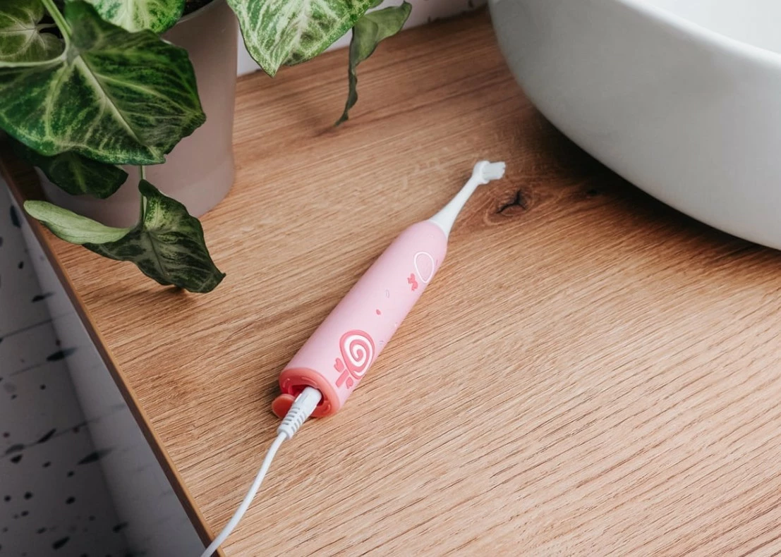 Sonična zobna ščetka za otroke, Concept KIDO SMILE ZK6010, 5–9 let, roza, komplet s 4 glavi Sonična zobna ščetka za otroke, Concept KIDO SMILE ZK6010, 5–9 let, roza, komplet s 4 glavi