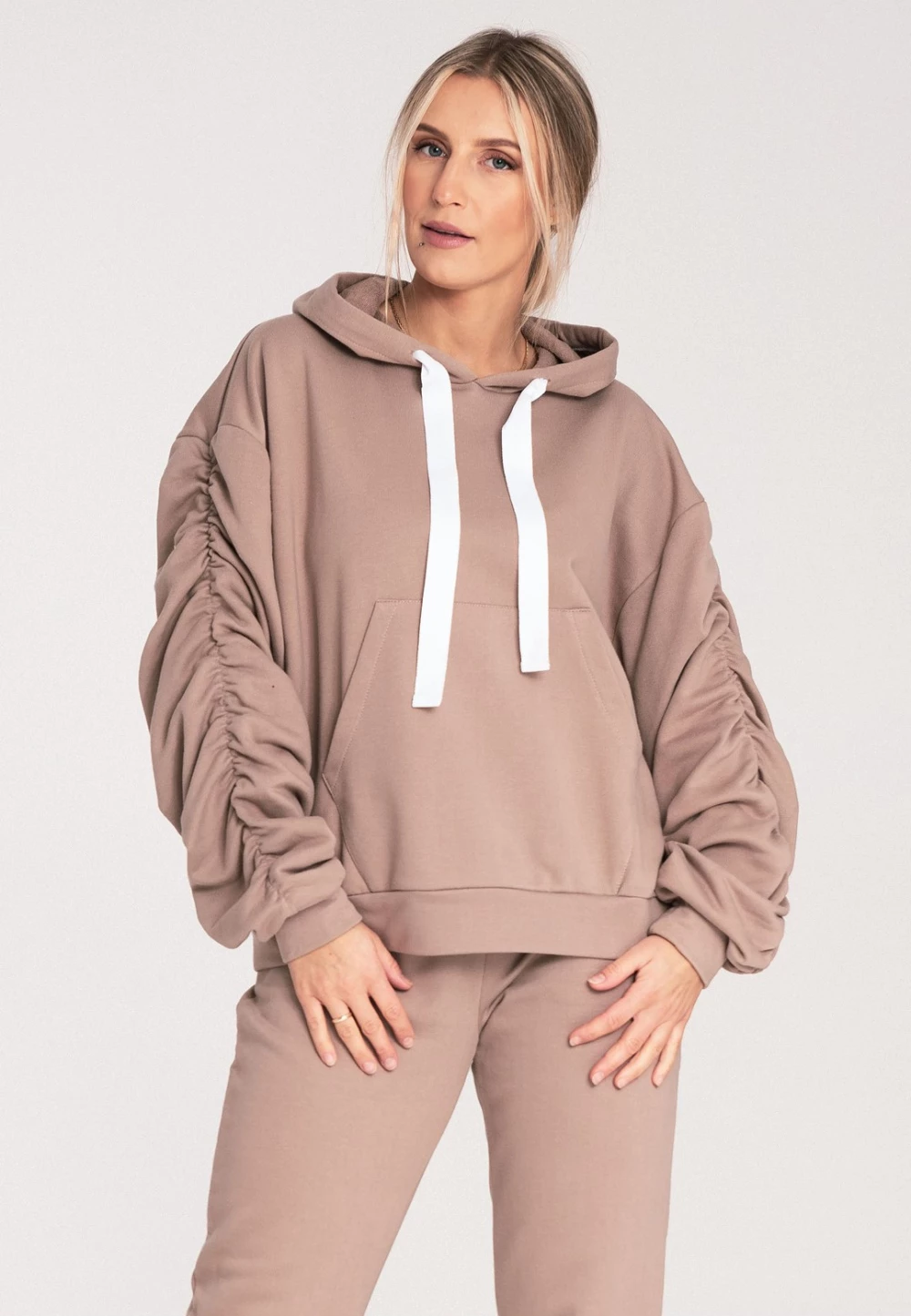 Pulover s kapuco Figl model 203132, bež