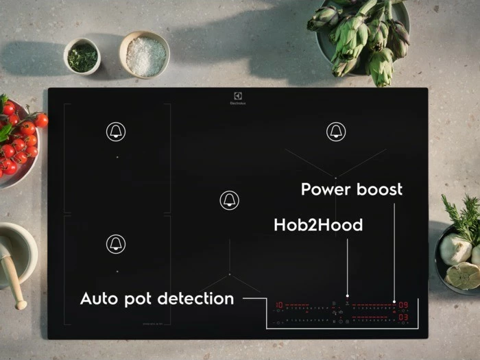Indukcijska plošča Electrolux EIS82453 SMK, 80 cm, 4 kuhališča, črna