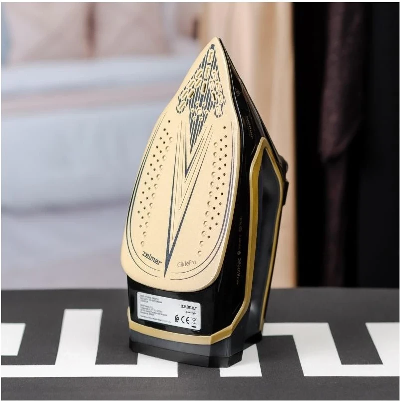 Parna likalnik Zelmer ZIR2620, črn