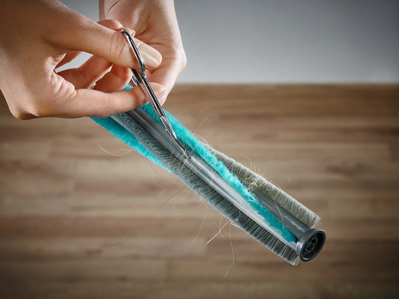 Brezžični sesalnik 2-v-1, brez vrečke, 20V, bel/moder Leifheit PowerVac Brezžični sesalnik 2-v-1, brez vrečke, 20V, bel/moder Leifheit PowerVac