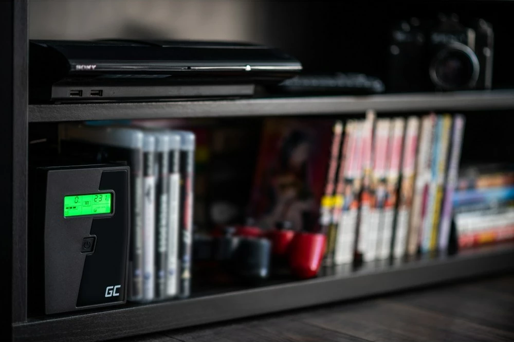 Neprekinjeno napajanje 1500 VA (900 W), Green Cell UPS04, črno