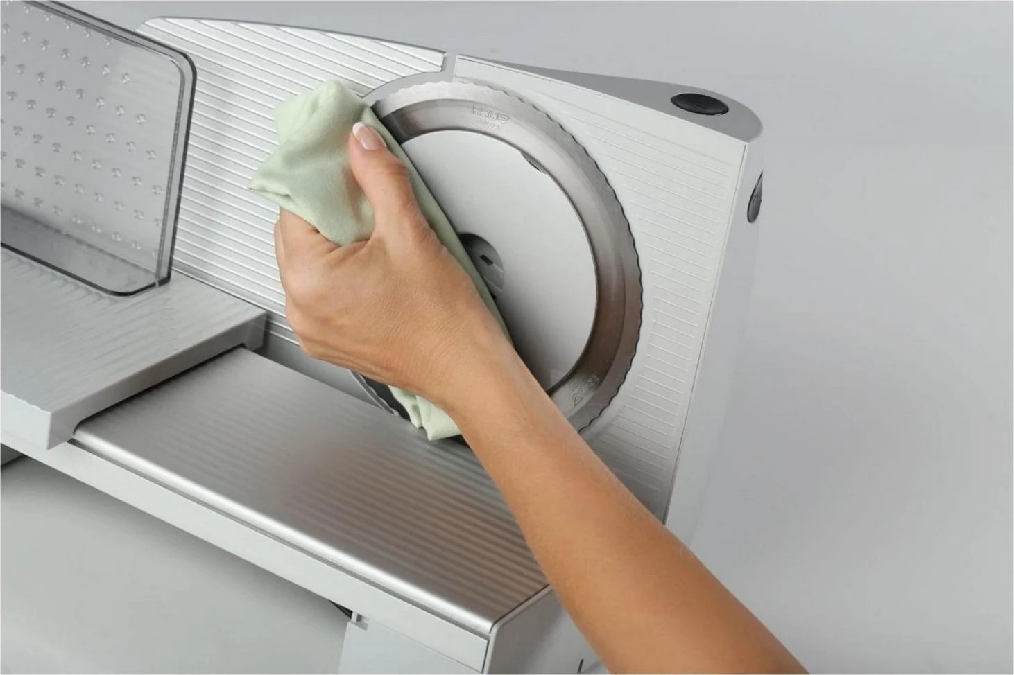 Rezalnik hrane Gorenje R607A, Wi‑Fi, srebrn