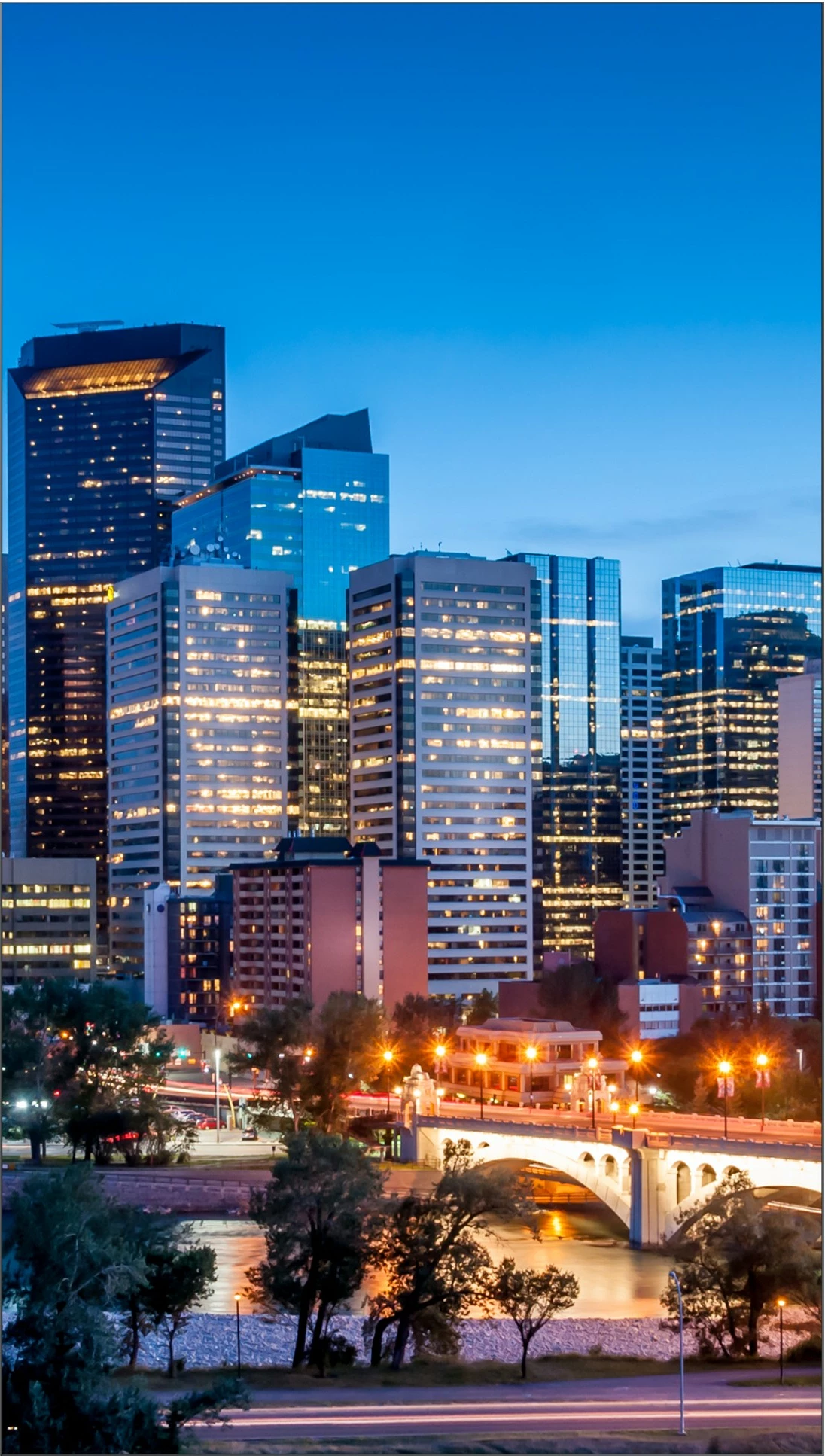 Velik zaslon 55" Full HD IPS, Samsung VM55B-E, 500 cd/m²