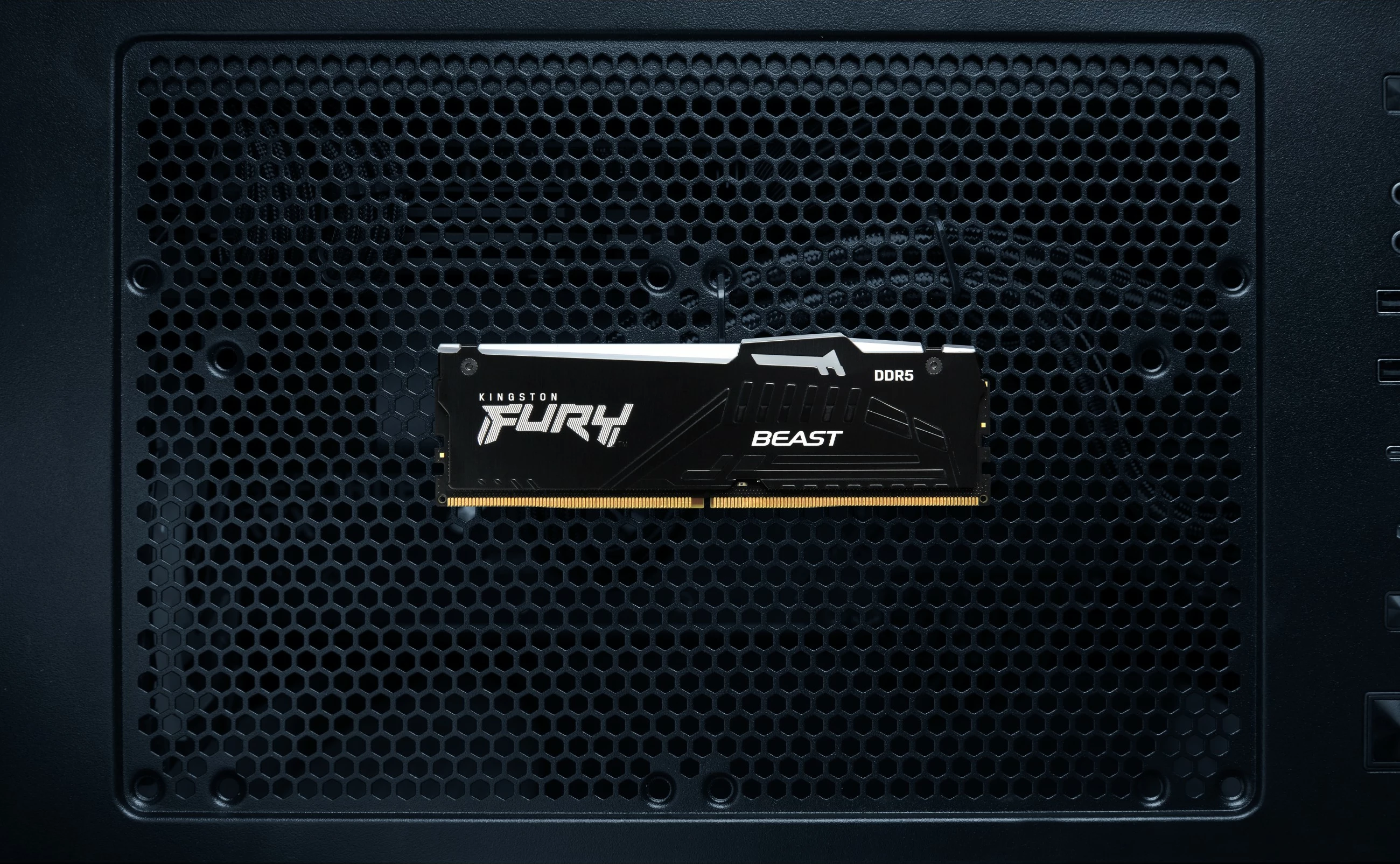 RAM pomnilnik 64GB 6000MT/s DDR5 RGB Kingston FURY Beast