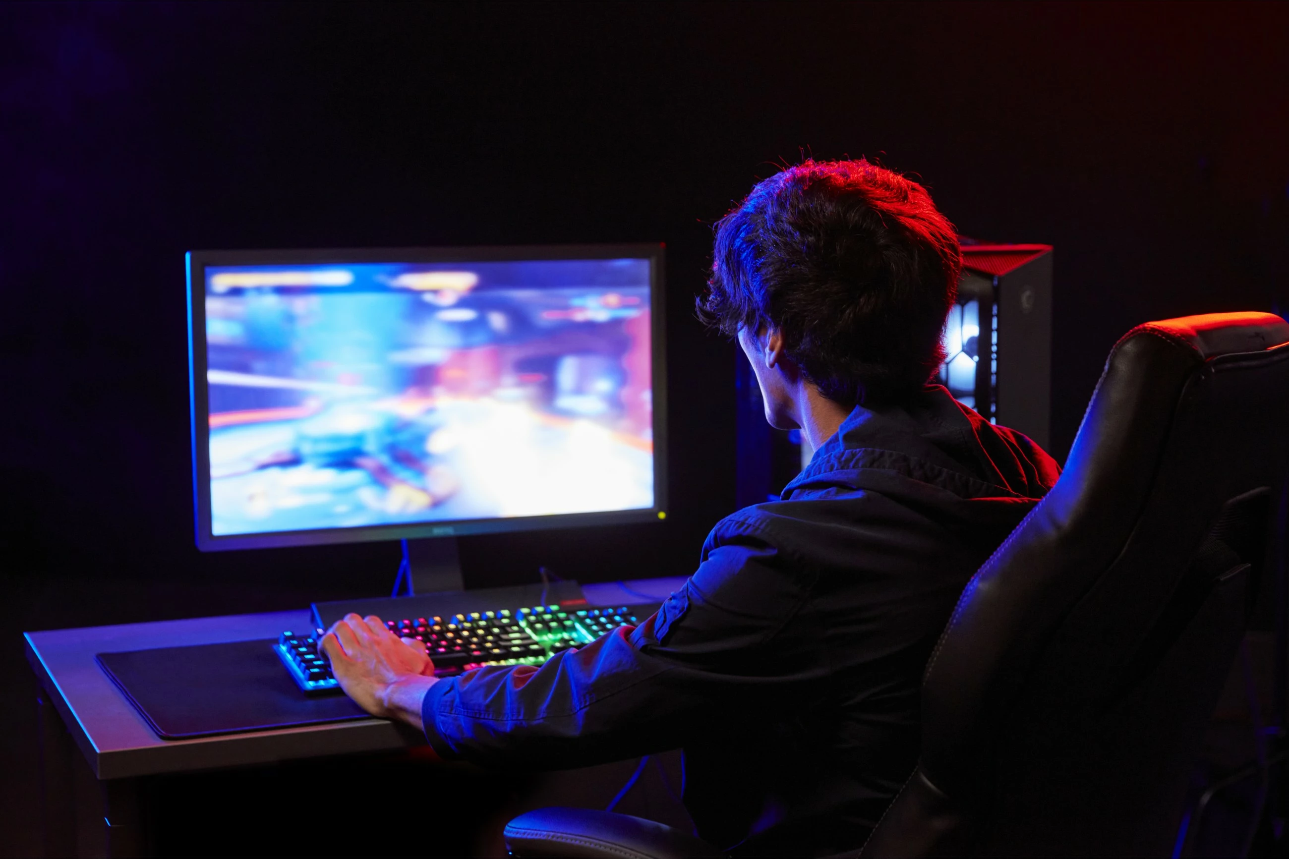 RAM pomnilnik Kingston FURY Beast 32GB 5600MT/s DDR5 CL40 DIMM, črn