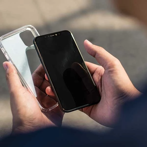 Ovitek za telefon LifePro Tinsel za iPhone 11 Pro, UNIQ, črn z bleščicami