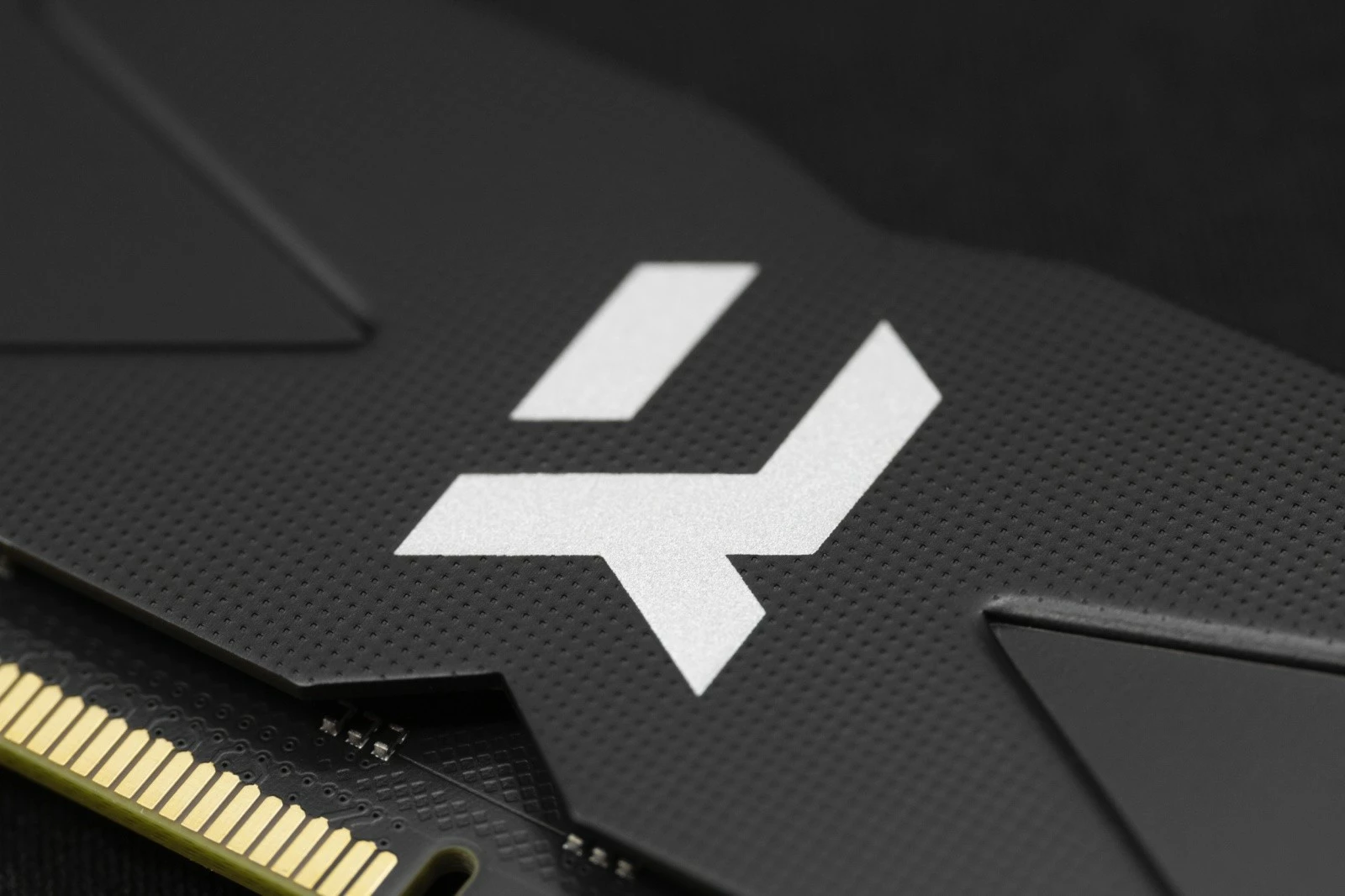 RAM pomnilnik GOODRAM IRDM DDR5, 32GB (2x16GB), 6400 MHz, CL32, črn RAM pomnilnik GOODRAM IRDM DDR5, 32GB (2x16GB), 6400 MHz, CL32, črn