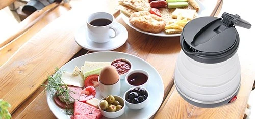 Električni čajnik 0,6 L, 750 W, črn in bel Adler AD 1279