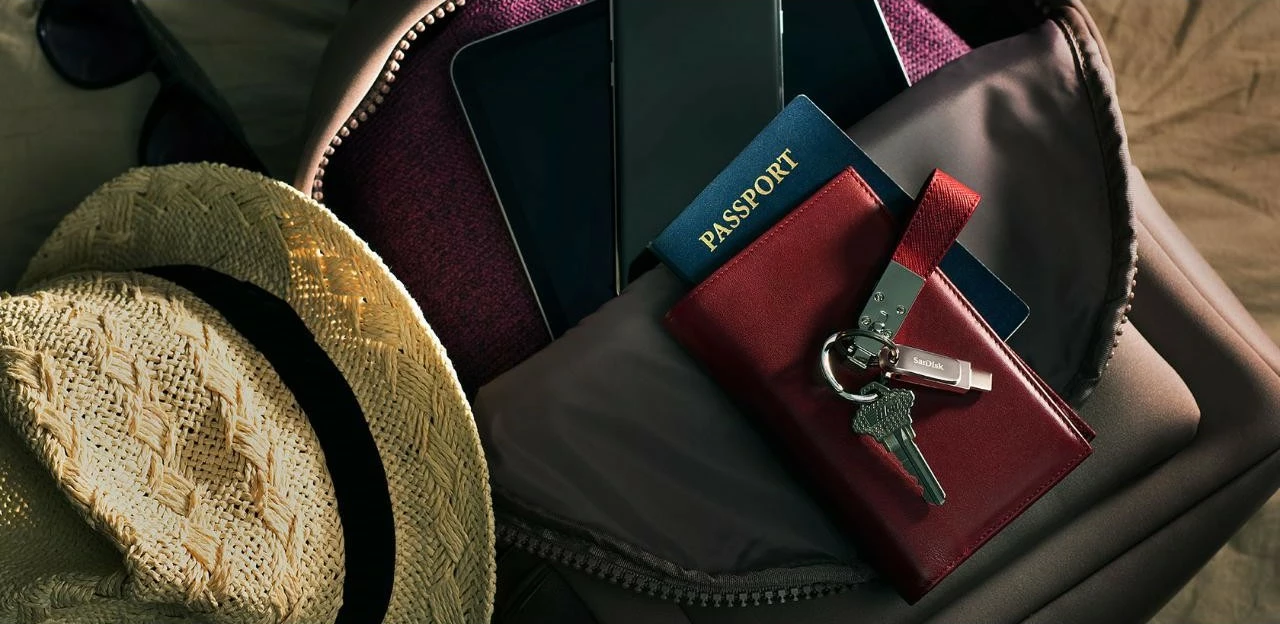 USB ključek SanDisk Ultra Dual Drive Luxe, 128 GB, USB Type-A / USB Type-C, 3.2 Gen 1, iz nerjavečega jekla