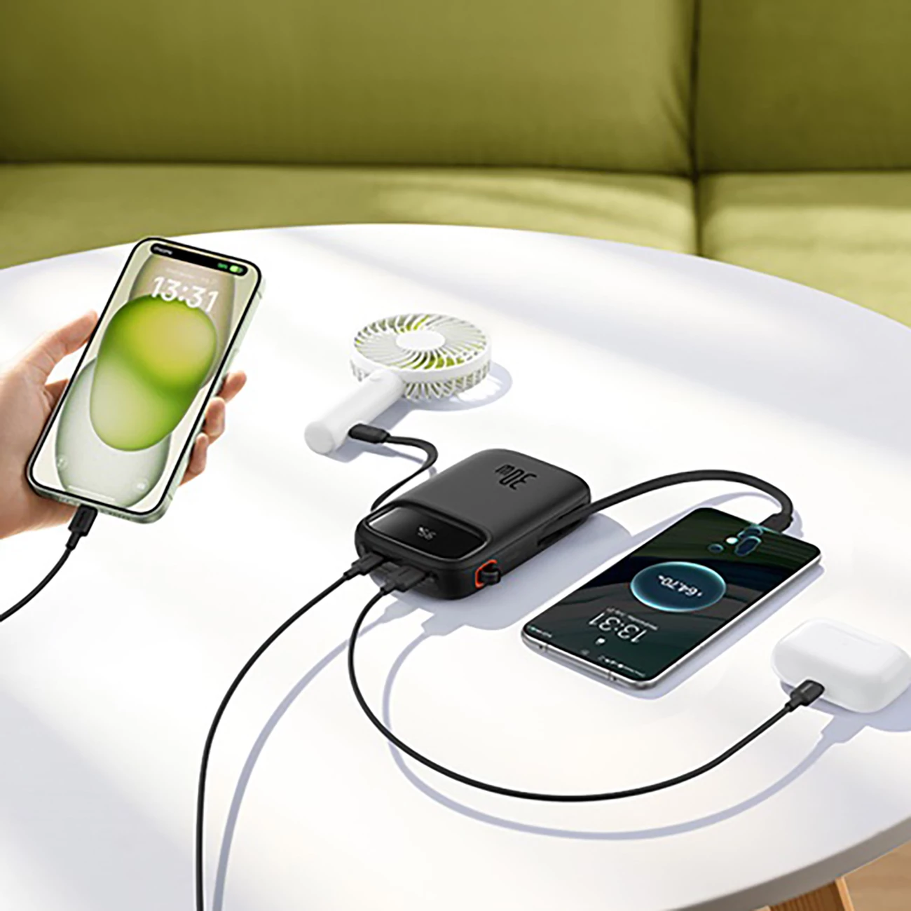 Powerbank 10.000 mAh, 30 W, z vgrajenim USB-C kablom, LED zaslon, črn Baseus QPow 2