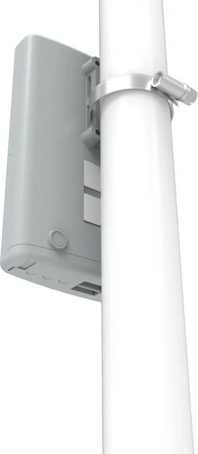 Zunanji usmerjevalnik PowerBox, Ethernet WAN, Fast Ethernet, bel - MikroTik Zunanji usmerjevalnik PowerBox, Ethernet WAN, Fast Ethernet, bel - MikroTik