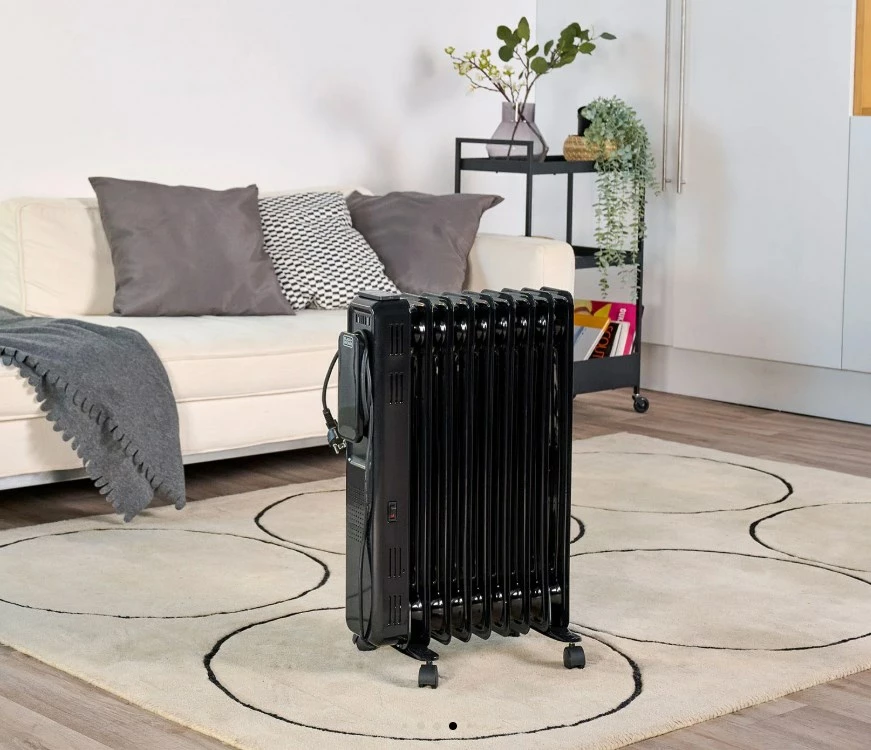 Oljni radiator BLACK+DECKER BXRA2001E, 2000 W, črn