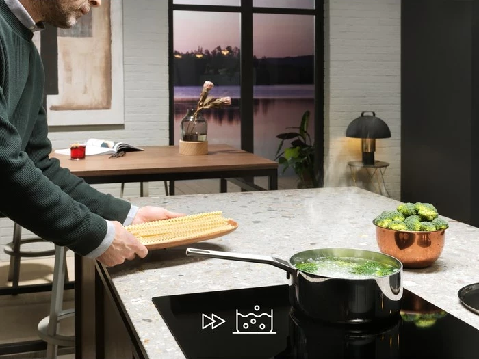 Indukcijska plošča Electrolux LIL61434C, 59 cm, 4 kuhališča, črna, za vgradnjo