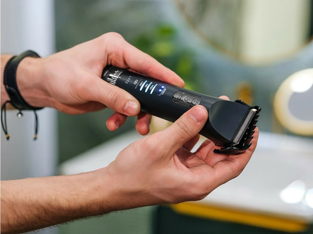 Strižnik za lase in brado Lafe MasterTrim LAFTRY47538, keramični rezili 45 mm, 3 hitrosti, 0,8–2 mm + glavniki 3–12 mm, 1800 mAh, z/ brez kabla, črn